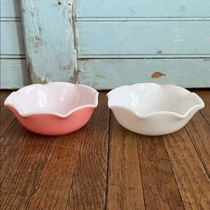 Set of 2 Vintage Hazel-Atlas Ruffled Crinoline Milk Glass Bowls